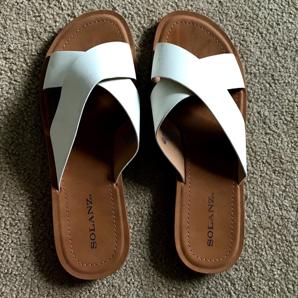 Solanz Sandals-like new